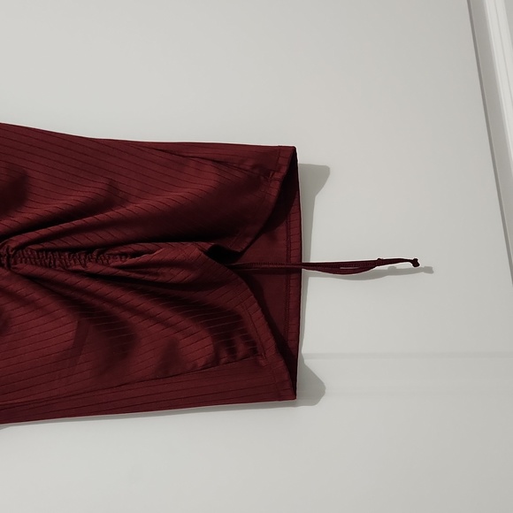 Full Circle Trends Burgundy Top - Picture 3 of 7